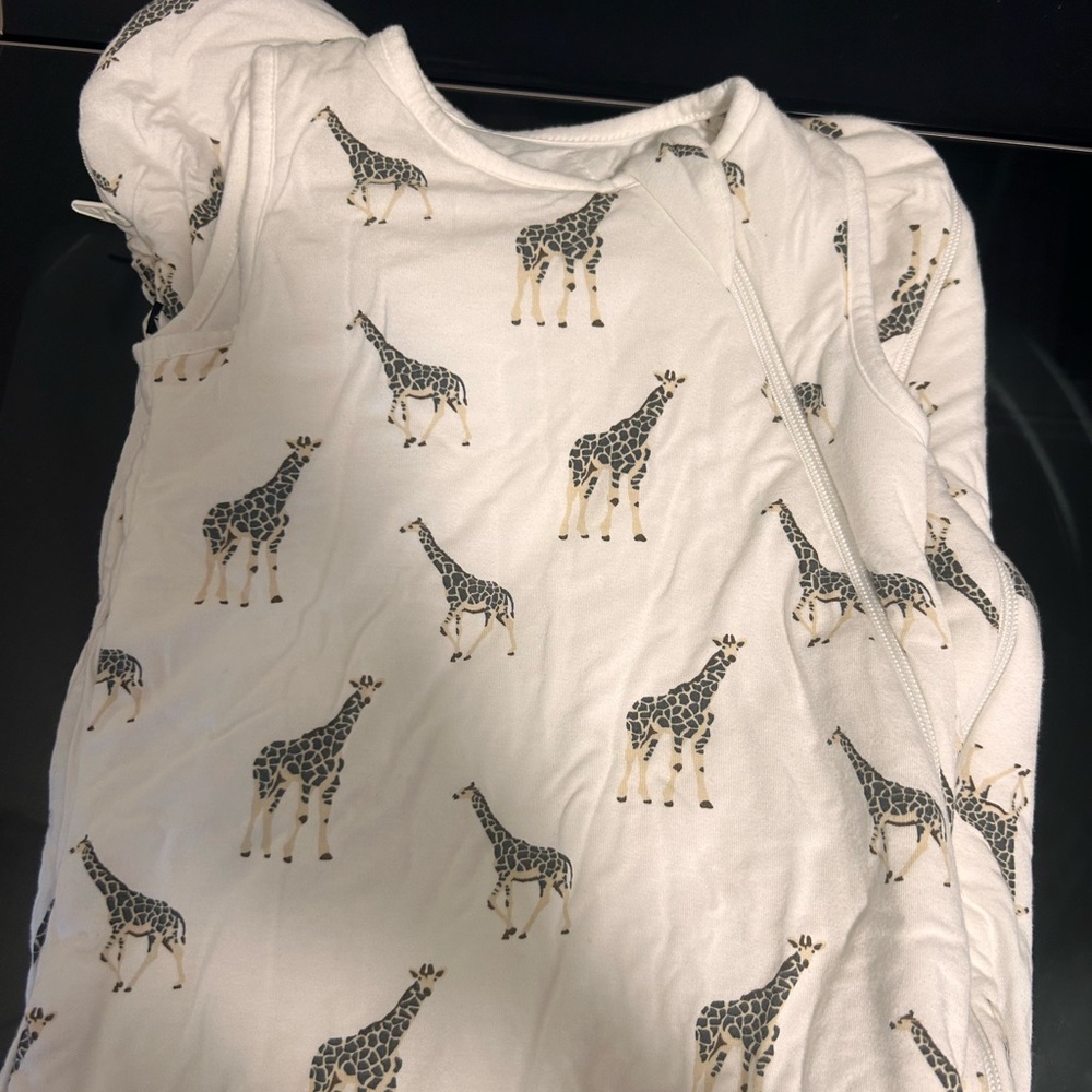 Kyte BABY White Sleep Sacks with Giraffe Print